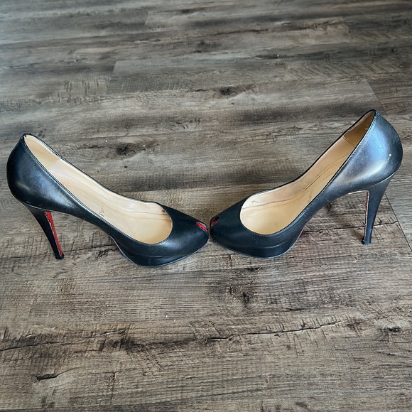 Christian Louboutin black very prive peep toe heels 35 5 - Picture 4 of 7